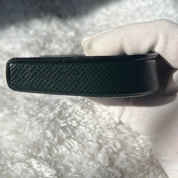 LOUIS VUITTON Taiga Line Porte monnaie Cuvette Coin Purse Dark green no Box - Picture 8 of 14